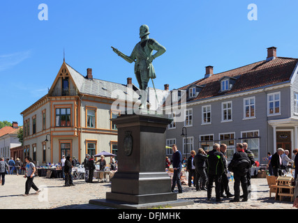 Statue de Frederik II fondateur de la ville, la place Torvet dans Gamlebyen , Fredrikstad, Østfold, Norvège, Scandinavie Banque D'Images