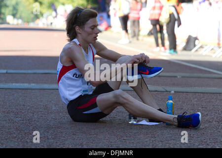 Hyde Park Londres, Royaume-Uni. 6Th Oct 2013. Hyde Park Londres, Royaume-Uni. 6 octobre 2013. Ryan McKinlay remporte le Royal Parks Foundation men's half marathon car on estime que 16 000 coureurs ont pris part à la course pour amasser des fonds pour divers organismes de bienfaisance © amer ghazzal/Alamy Live News Crédit : amer ghazzal/Alamy Live News Banque D'Images