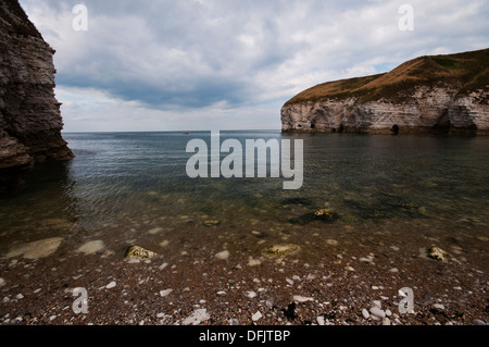 North Landing, Flamborough Head, sur la côte Est de l'Angleterre. Célèbre pour ses grottes de contrebandiers. Banque D'Images