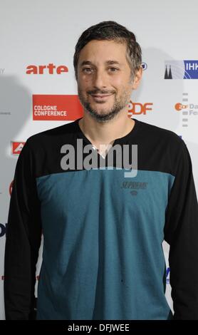 Cologne, Allemagne. 08Th Oct, 2013. Directeur et écrivain américain Harmony Korine arrive pour la remise des prix du Festival International du Cinéma et de la télévision Conférence de Cologne à Cologne, Allemagne, 04 octobre 2013. Photo : Horst Galuschka/dpa/Alamy Live News Banque D'Images