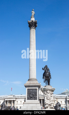 La colonne Nelson, Trafalgar Square, West End de Londres, au Royaume-Uni, une attraction touristique. Banque D'Images