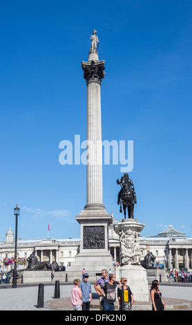 La colonne Nelson, Trafalgar Square, West End de Londres, au Royaume-Uni, une attraction touristique. Banque D'Images