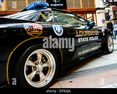 Pontiac Firebird Trans Am voiture classique aux couleurs de la police de l'état de la Louisiane Banque D'Images