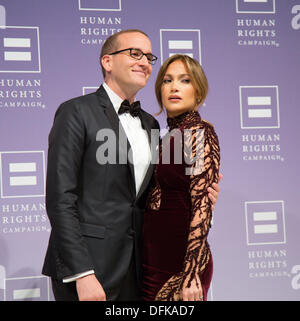 Washington DC, USA. 5 octobre 2013 au Walter E. Washington Convention Center à Washington, DC. Jennifer Lopez a reçu le prix de l'allié pour l'égalité. Jennifer Lopez est également le producteur exécutif sur l'ABC Family montrent la favorise à la dix-septième campagne annuelle des droits de l'homme Dîner National Banque D'Images