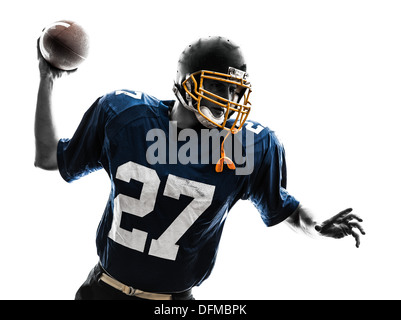 Un quarterback american football player homme jeter en silhouette studio isolé sur fond blanc Banque D'Images