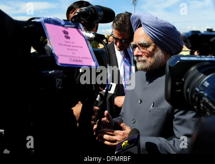 Premier de l'Inde, Dr Manmohan Singh parle aux médias après son arrivée à Joint Base Andrews, dans le Maryland, le 26 septembre 2013. Le premier ministre Banque D'Images