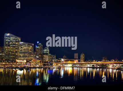 Relations sérieuses in Darling Harbour de Sydney Australie Banque D'Images