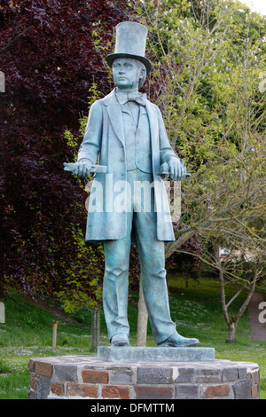 Nouvelle Statue de cuivre Isambard Kingdom Brunel, à Pembrokeshire, Pays de Galles Neyland 131748 Vertical Brunel Banque D'Images
