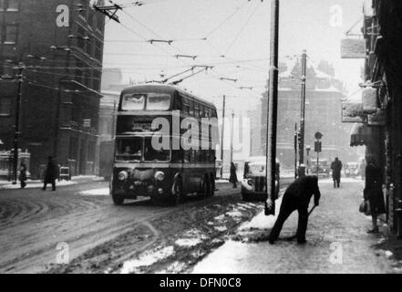 Nottingham Place du Parlement en Trolleybus en 1949 Banque D'Images