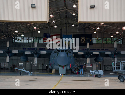 Un U.S. Air Force AC-130U Spooky de combat, se trouve dans le hangar sur la liberté Hurlburt Field, en Floride, le 3 octobre 2013. Hurlburt avions sont Banque D'Images