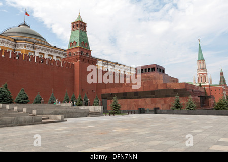 La tour du Sénat, le mausolée de Lénine, la tour St Nicolas, la tour Arsenal de Corner, le Kremlin, la place Rouge, Moscou Banque D'Images