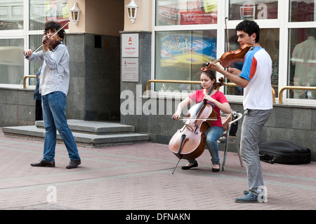 Musicien Ulitsa Arbat de Moscou (rue) Banque D'Images