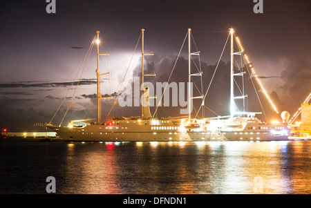 Une tempête sur le port de Rhodes Grèce îles Grecques Banque D'Images