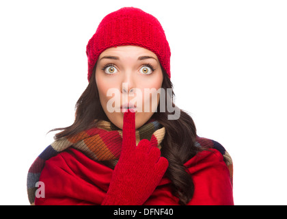 Funny Face de grands yeux Mixed Race Woman Wearing Winter Hat and Gloves isolé sur fond blanc. Banque D'Images