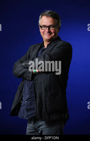 Charlie Higson, acteur, comédien, chanteur, auteur et ancien assistant à l'Edinburgh International Book Festival 2013. Banque D'Images