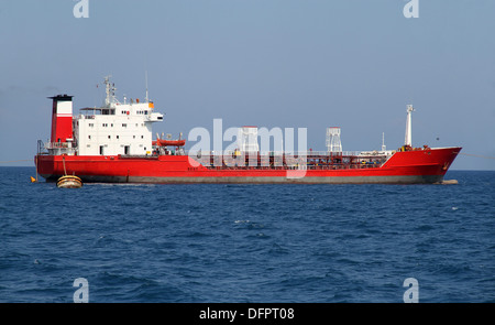 Pétrolier rouge Banque D'Images