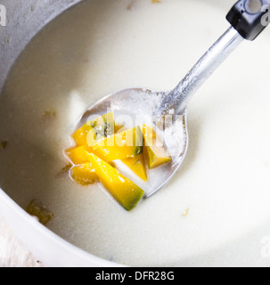 Citrouille dans le lait de coco,Thai style dessert Banque D'Images