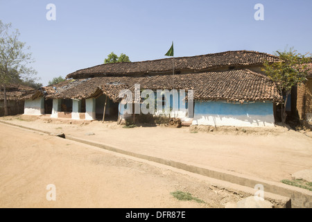 Maison typique de la tribu Gond, Madhya Pradesh, Inde. Banque D'Images