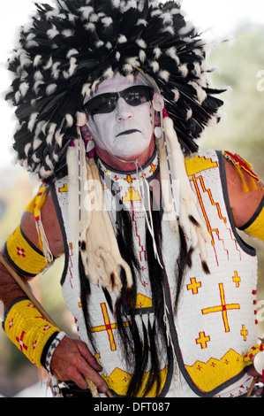 Native American man Chumash, à l'Inter Tribal 2013 Pow Wow, Live Oak camp, Santa Ynez Valley, Californie Banque D'Images