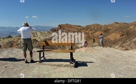 Fichier - Un fichier photo datée du 17 septembre 2013 montre Zabrieskie Point dans 'Death Valley' parc national dans le désert de Mojave, Californie, USA. Photo : Reinhard Kaufhold Banque D'Images