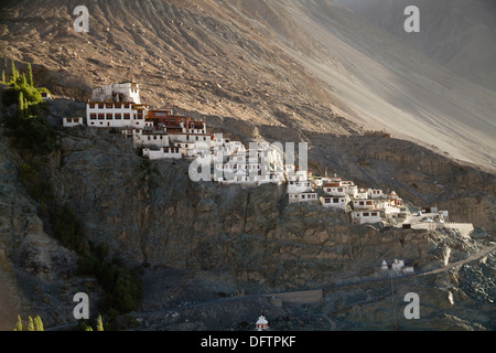 Diskit monastère ou Deskit Gompa, La Vallée de Nubra, Ladakh, le Jammu-et-Cachemire, l'Inde Banque D'Images