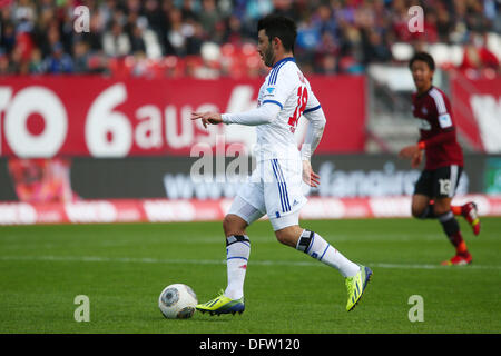 Nuremberg, Allemagne. 06 Oct, 2013. Hambourg, Tolgay Arslan frappe la balle au cours de la Bundesliga match entre FC Nuremberg et Hambourg SV à Nuremberg, Allemagne, 06 octobre 2013. Photo : DANIEL KARMANN/dpa/Alamy Live News Banque D'Images