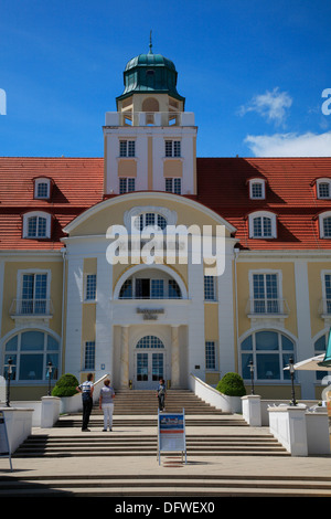 Plage de Binz, spa Hotel Kurhaus, Ruegen Island, Côte de la mer baltique, Mecklembourg-Poméranie-Occidentale, Allemagne Banque D'Images