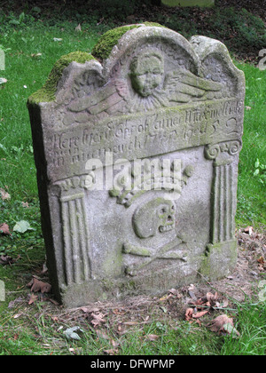 Dix-huitième siècle pierre tombale, Keir Mill Kirkyard, Nithsdale, Dumfries et Galloway, Écosse, Royaume-Uni Banque D'Images