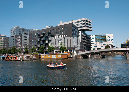 Westerdok Amsterdam Netherlands Dutch ville moderne town house boat péniche Banque D'Images