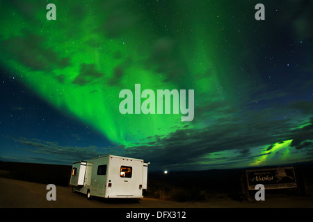 Northern Lights vives sur la frontière Alaska-Yukon Banque D'Images