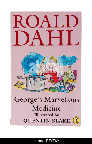 Un livre pour enfants de Roald Dahl appelé George's marvellous Medicine sur fond blanc Banque D'Images