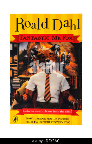 Un livre pour enfants de Roald Dahl Fantastic Mr Fox appelé sur un fond blanc Banque D'Images