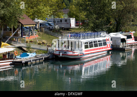 La ViaRhôna randonnée trek entre Genève et méditerranéens,en cours le village de Chanaz avec sa serrure Banque D'Images