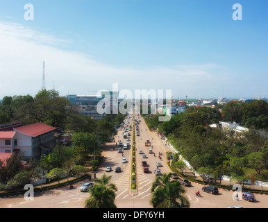 Vue du haut de la Patuxai Monument à Vientiane, au Laos. Banque D'Images