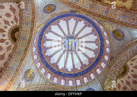 L'intérieur d'ornement de la Mosquée Bleue (Sultanahmet Camii), Istanbul, Turquie Banque D'Images
