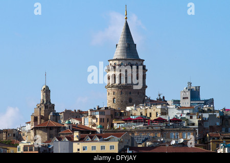 Quartier de Beyoglu architecture historique et médiéval la tour de Galata à Istanbul, Turquie Banque D'Images