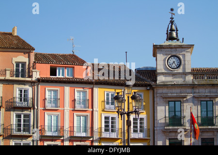 L'horloge de l'hôtel de ville sur la Plaza Mayor (place Mayor) de Burgos, Castille et Leon. Espagne Banque D'Images