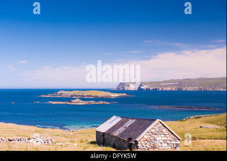 Highland croft avec sea cliff view près de cape wrath Banque D'Images