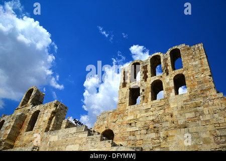 L'ancien théâtre romain à Athènes, Grèce, en vertu de la Sainte Rock de l'Acropolis Banque D'Images