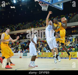 Londres, Royaume-Uni. 10 Oct, 2013. Mike Martin Lions en action au cours de la BBL Championship match entre Londres et le Worcester Wolves at the Copper Box Arena, London. Crédit : Stephen Bartholomew/Alamy Live News Banque D'Images