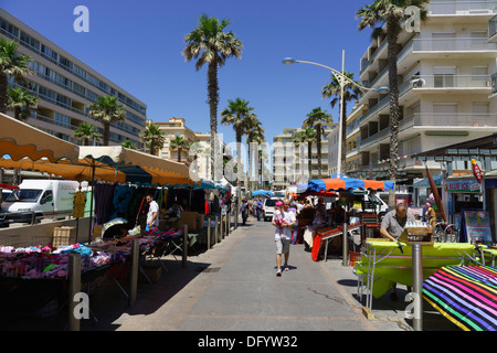 France, Roussillon - Canet en Roussillon, station balnéaire. Marché. Banque D'Images