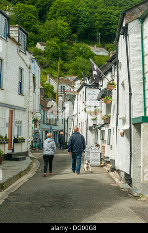 Rue étroite à Polperro, Cornwall, Angleterre Banque D'Images