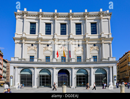 Madrid, Espagne. Plaza de Oriente. Teatro Real / Théâtre royal (1850) Banque D'Images