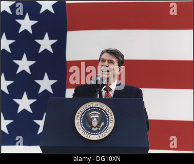 Photographie du président Reagan lors d'un rassemblement à New York Reagan-Bush 198556 Banque D'Images