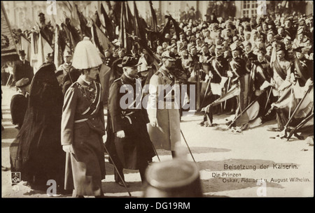 Ak Beisetzung der Kaiserin Auguste Viktoria, Prinz Adalbert Oskar und Août W. ; Banque D'Images