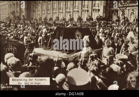 Ak Beisetzung der Kaiserin Auguste Viktoria, der Sarg Im Zuge ; Banque D'Images