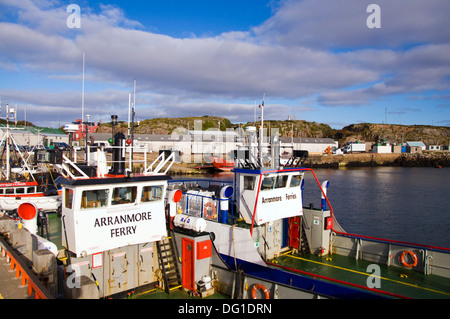 Arranmore Island Ferry-boats moored at Burtonport Harbour, dans le comté de Donegal en Irlande Banque D'Images