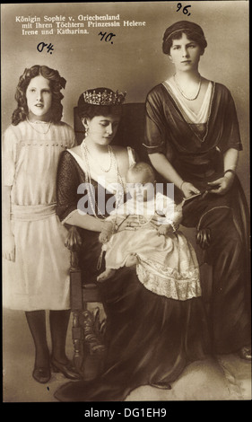 Ak Königin Sophie von Bulgarien mit ihren Töchtern Prinzessin Helene, Irene ; Banque D'Images