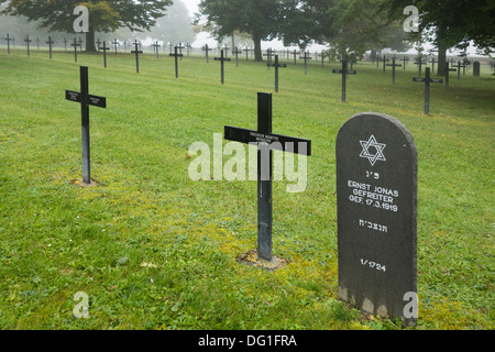 Tombes de Soldats allemands de la PREMIÈRE GUERRE MONDIALE à la Première Guerre mondiale Un Deutscher Soldatenfriedhof Sivry-sur-Meuse, bataille de Verdun, France Banque D'Images