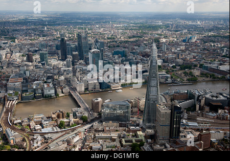 Vue aérienne de l'Shard London Bridge à Londres au trimestre à la ville de Londres. Banque D'Images